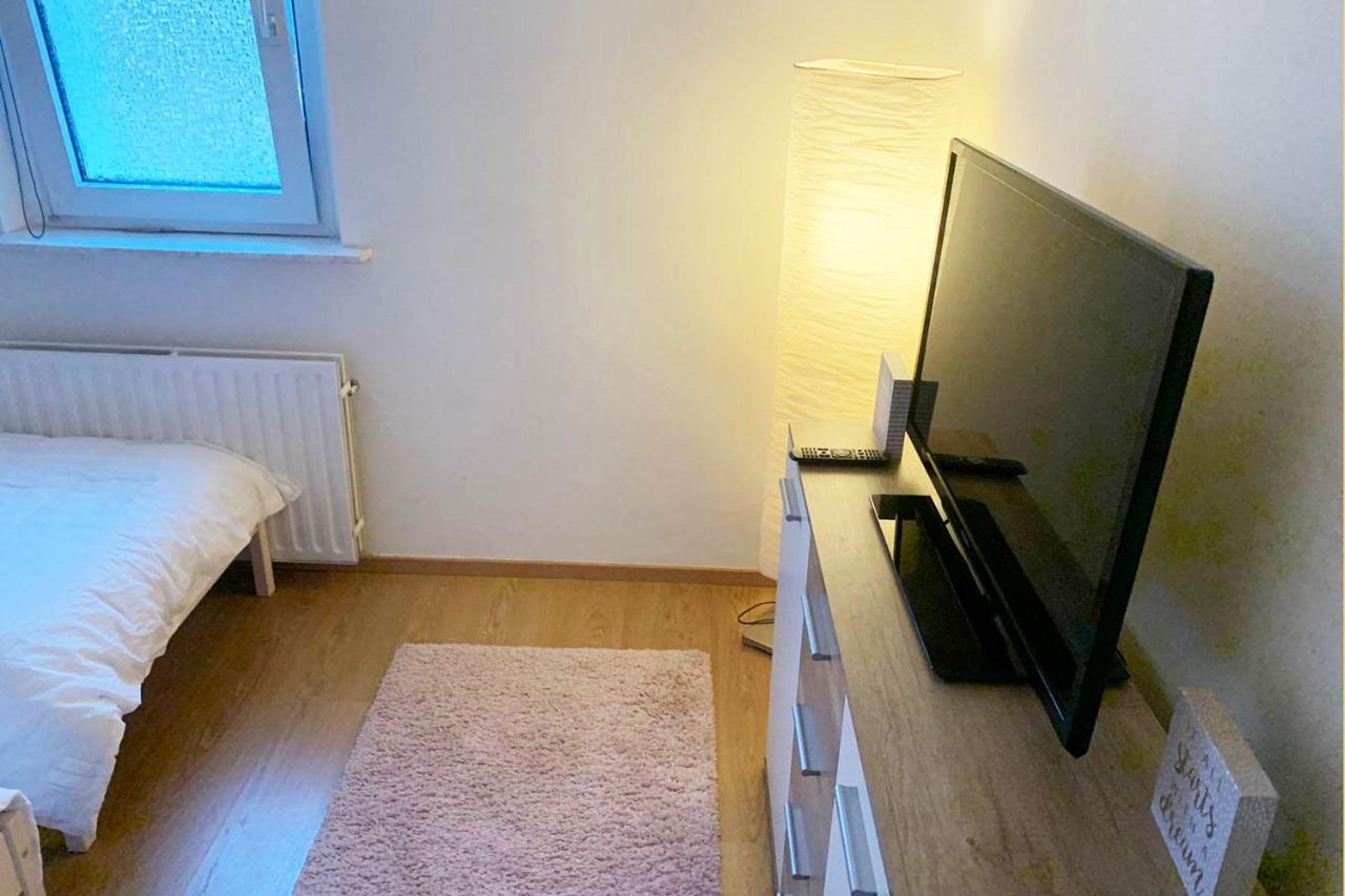 3 Bedroom Apartment In Leverkusen Ngoại thất bức ảnh